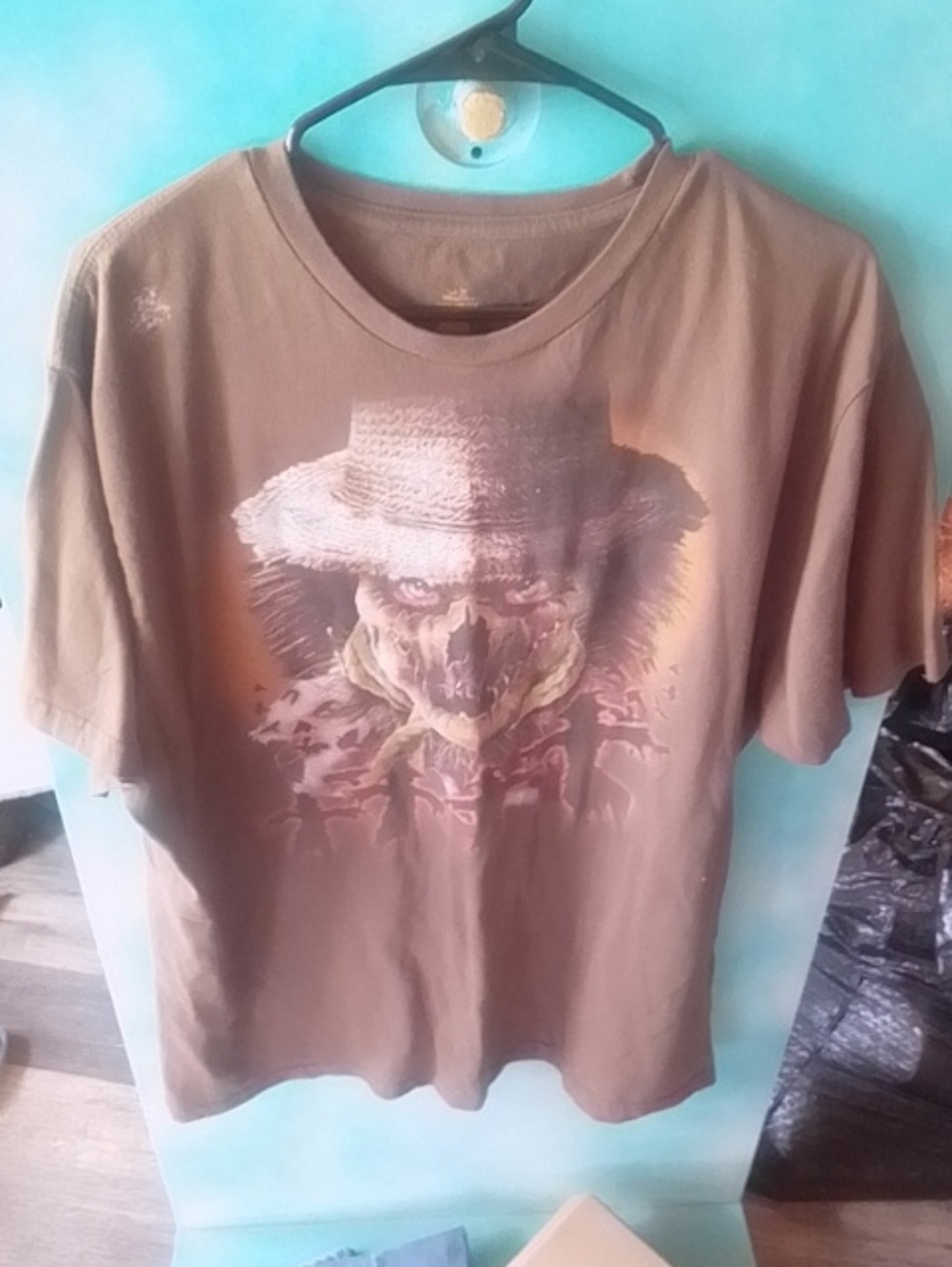 ( 402)  Brown Graphic Men’s T-Shirt with Scarecrow Print